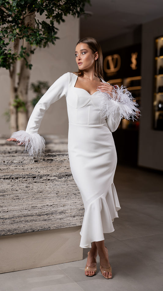 Feathers Classic Gown فستان سهرة