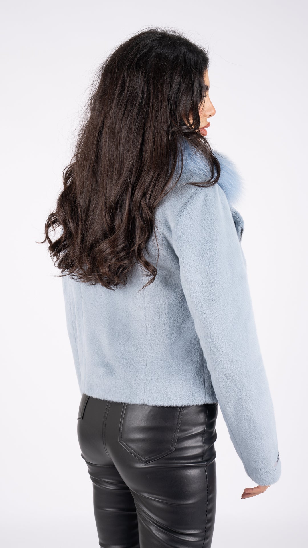 Short Fluffy pure fux jacket