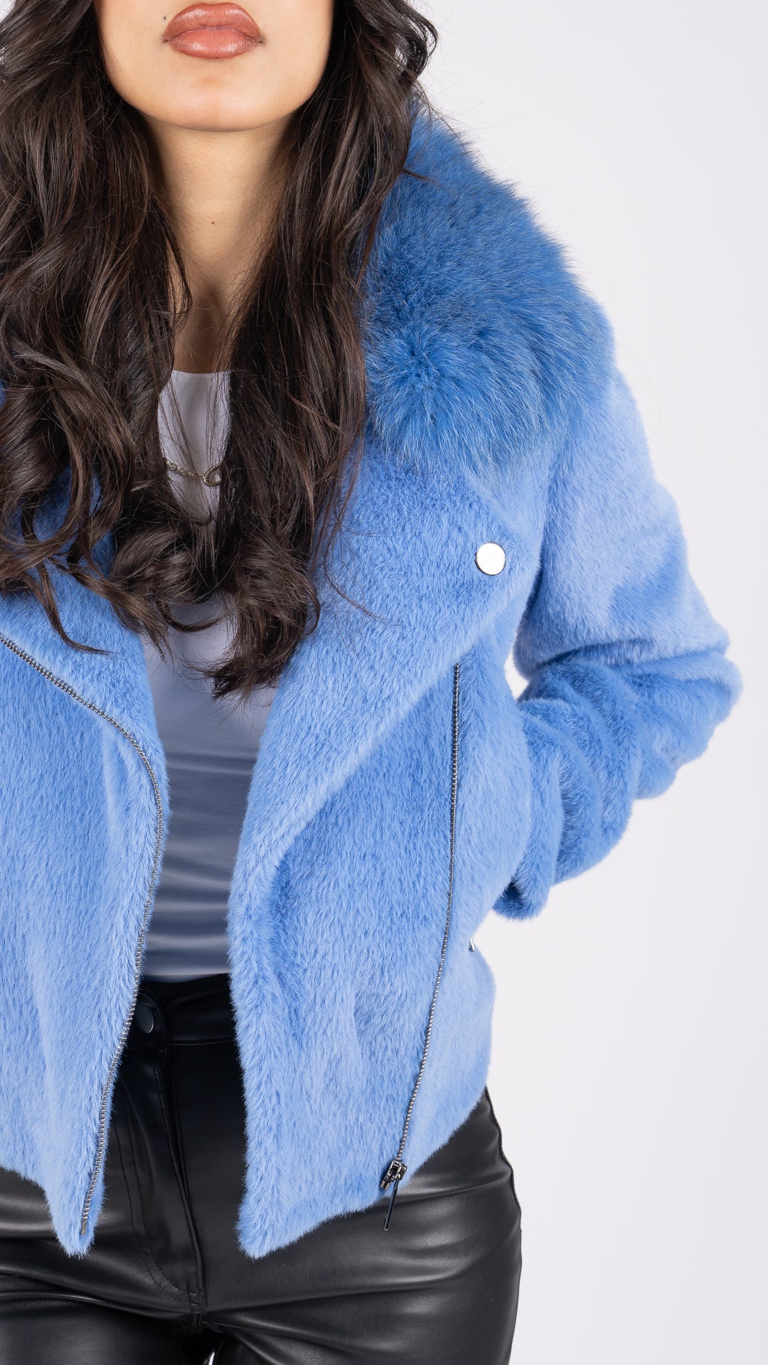 Short Fluffy pure fux jacket